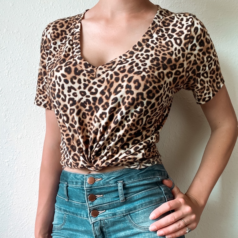 NWOT Victoria secret PINK leopard print t-shirt